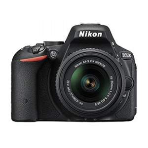 Nikon D5500 SLR-Digitalkamera schwarz 24.2 MP + AFS DX18 - 55 g VRII + Buch + ESTUCHE + Palo Selfie-21